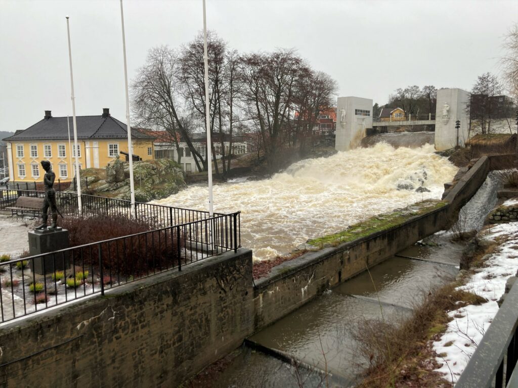 Mye vann i Mossefossen i Moss sentrum 19. januar.
